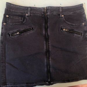 NEVER WORN AMERICAN EAGLE SUPERSTRETCH SKIRT